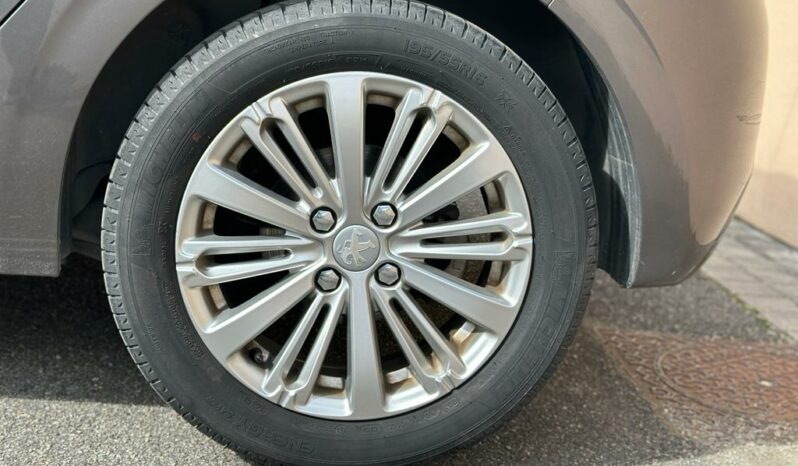 Peugeot 208 (2) 1.2 PURETECH 110 S&S ALLURE 5P complet